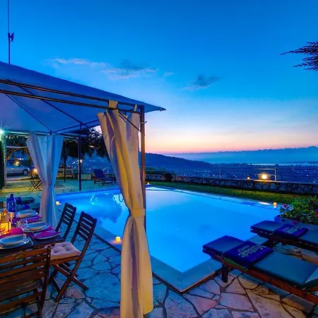 Gatsoulis Villas *
